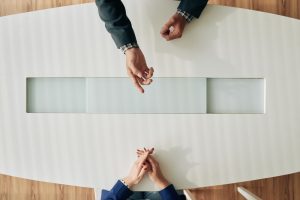 ¿Puede una empresa negarse a la mediación?